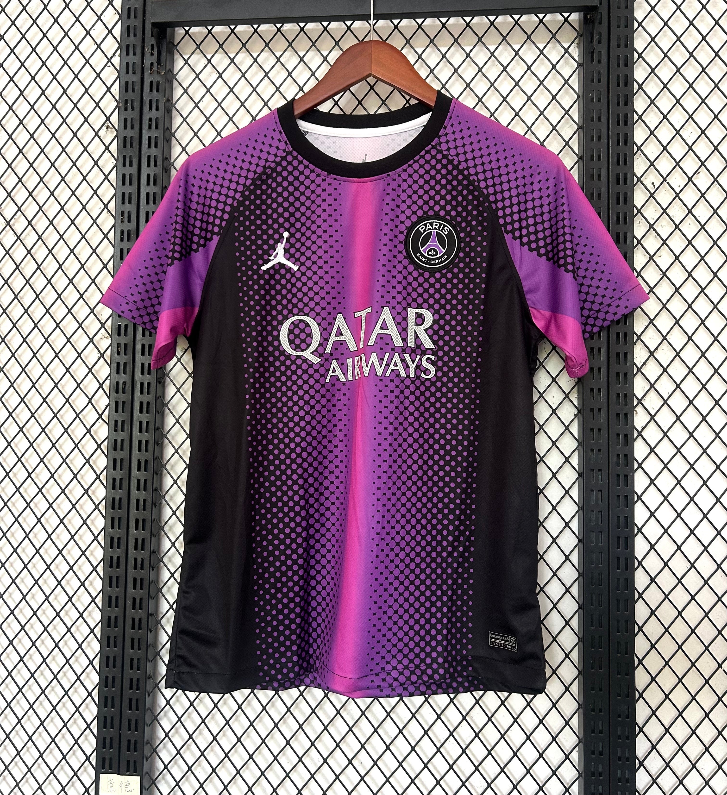 25-26 Paris Special