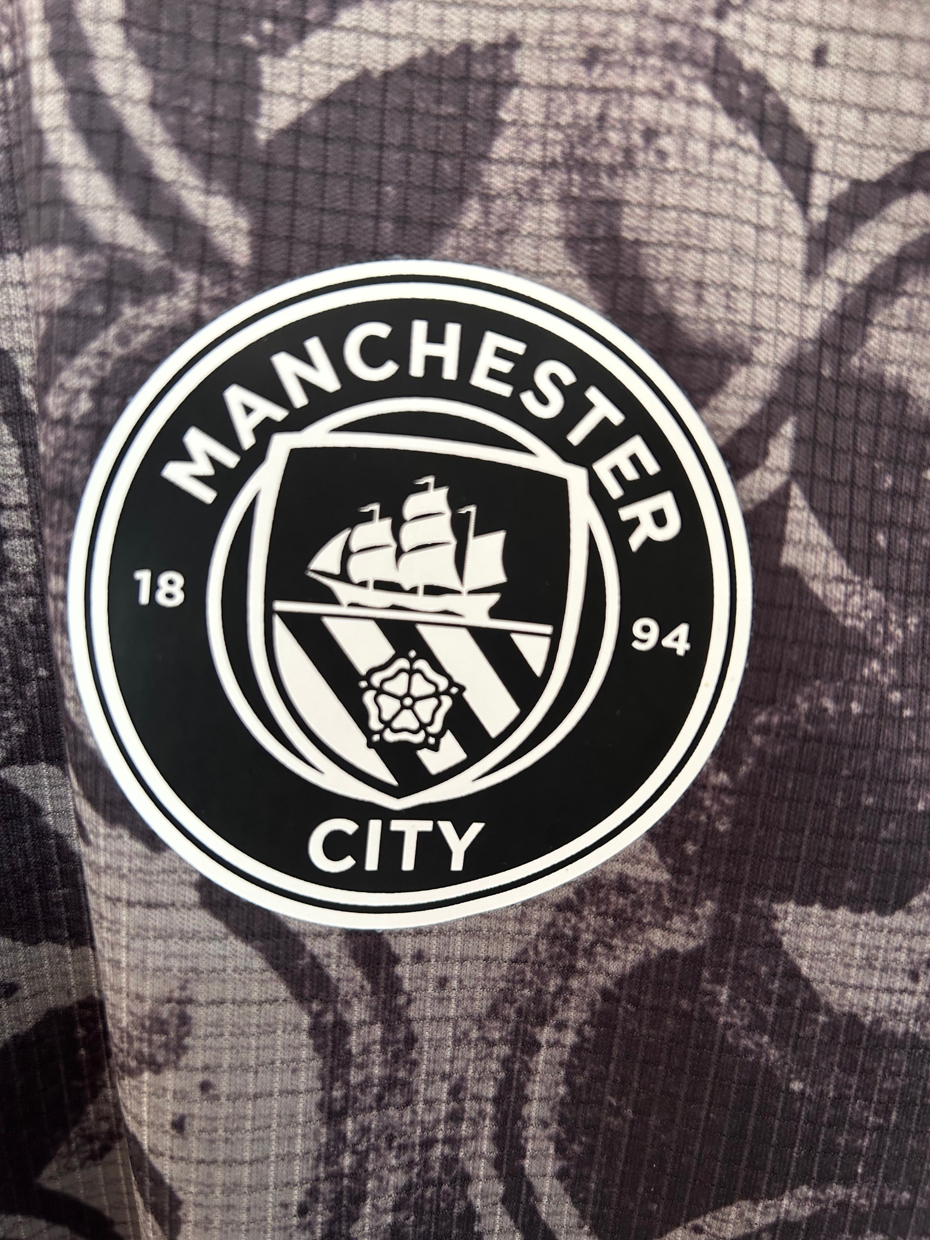 25-26 Manchester City Pre-Match Suit