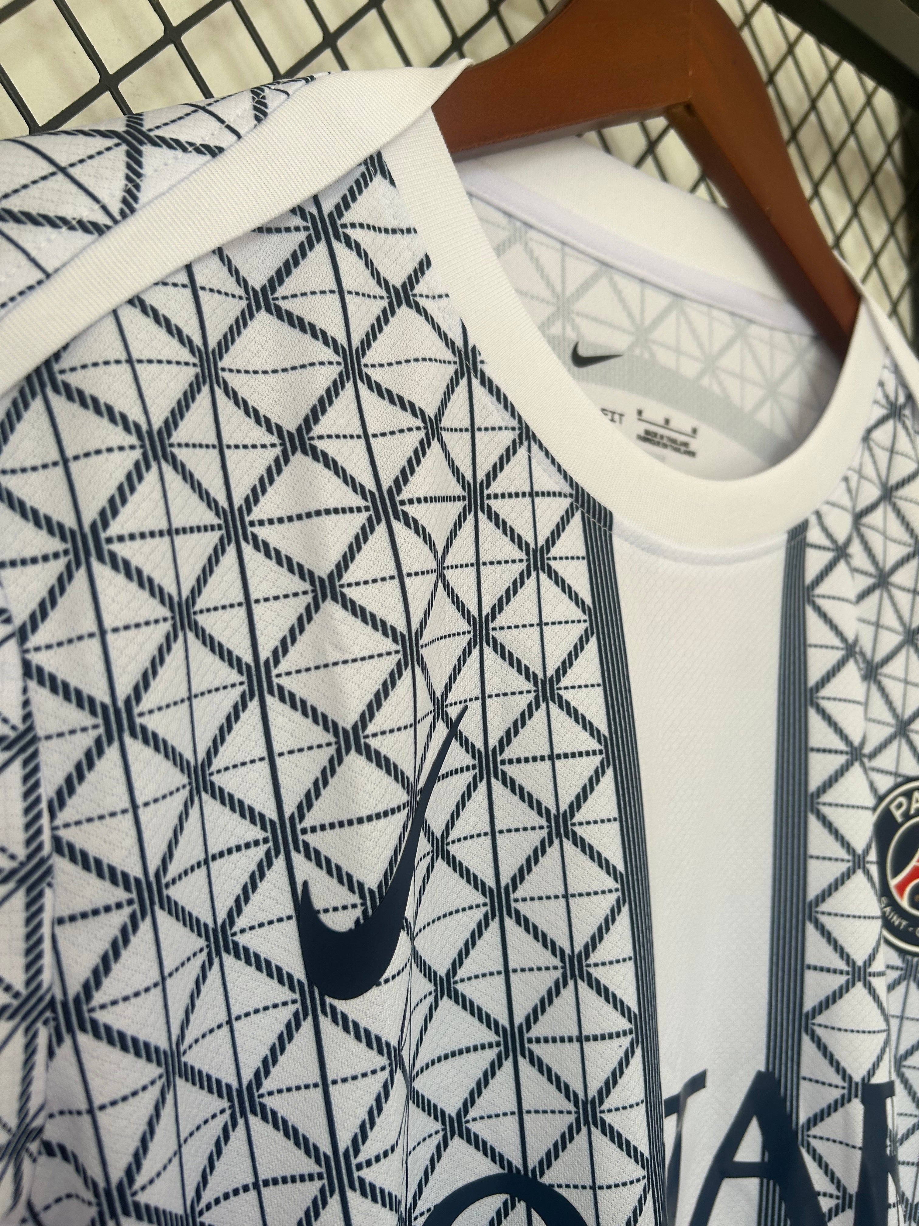 25-26 Paris Saiqianfu white