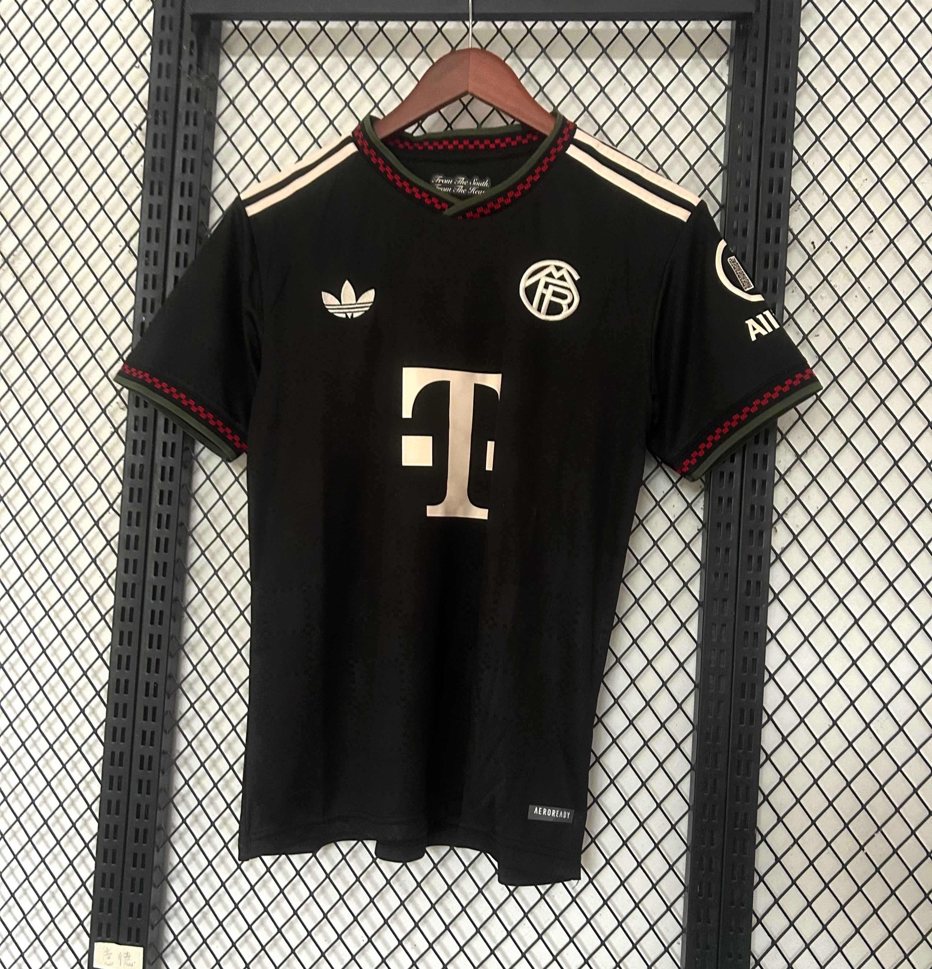 25-26 Bayern Munich 2nd Away
