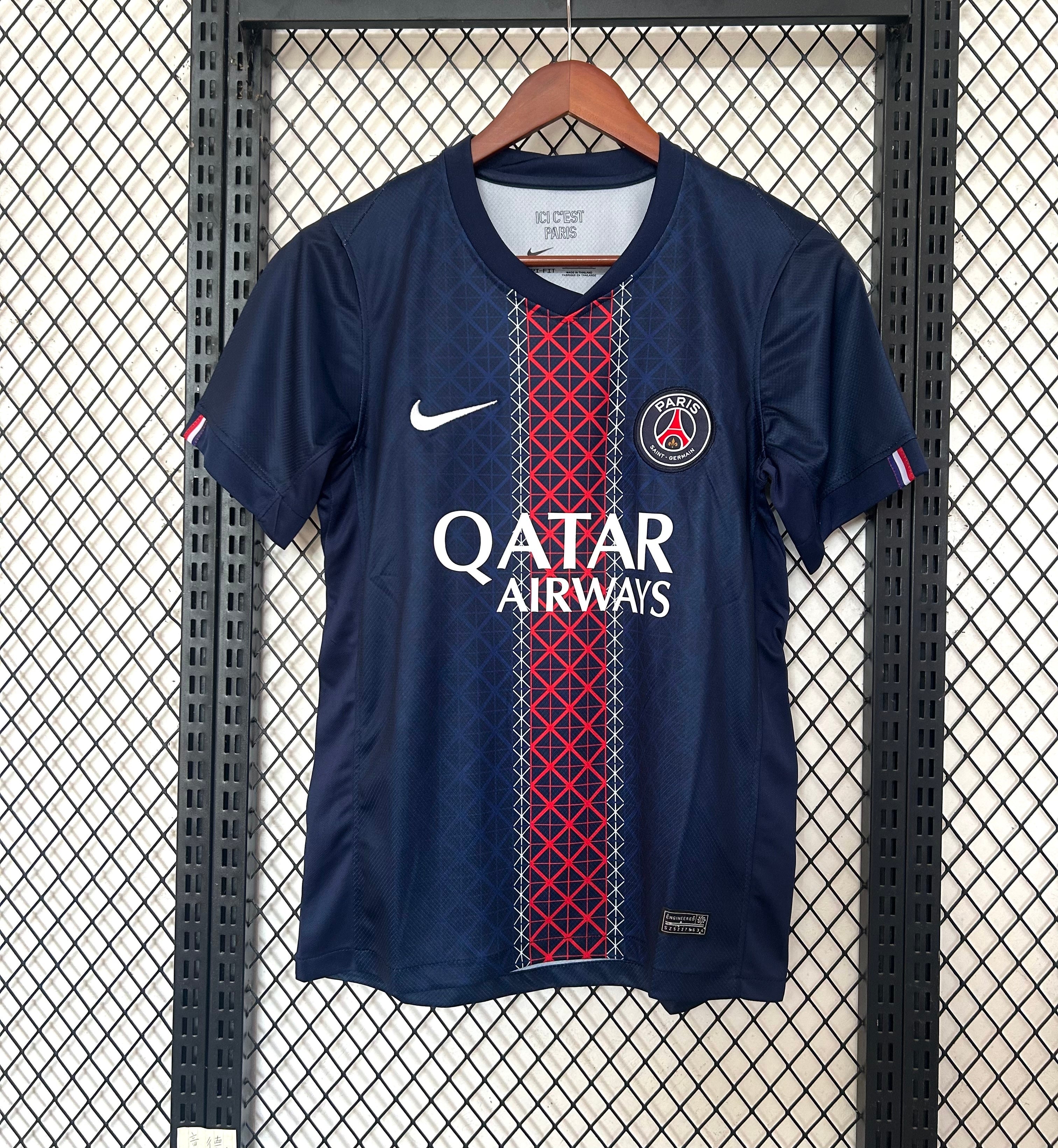 25-26 Paris main