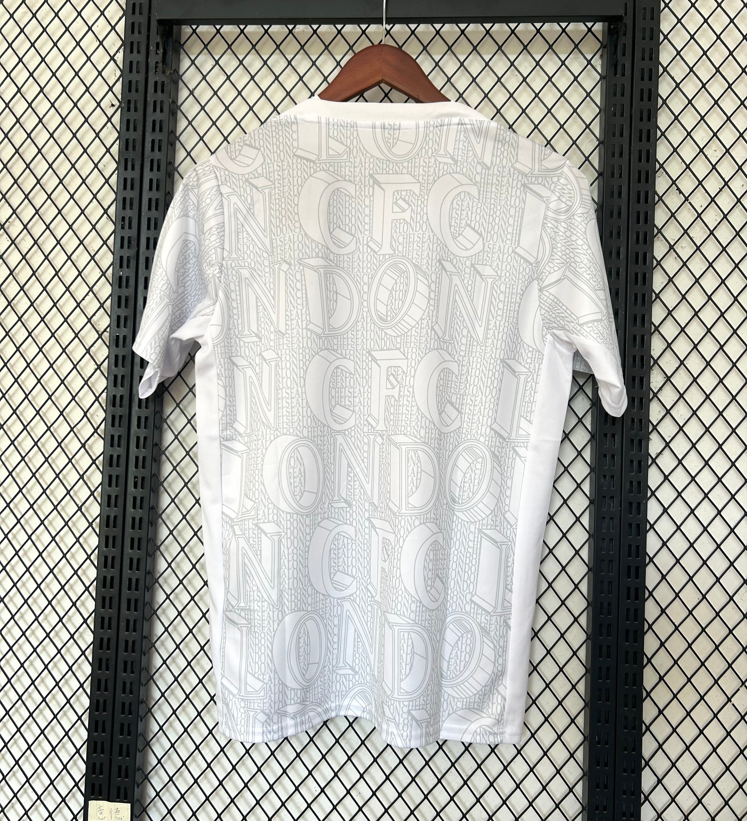 25-26 Chelsea training suit white