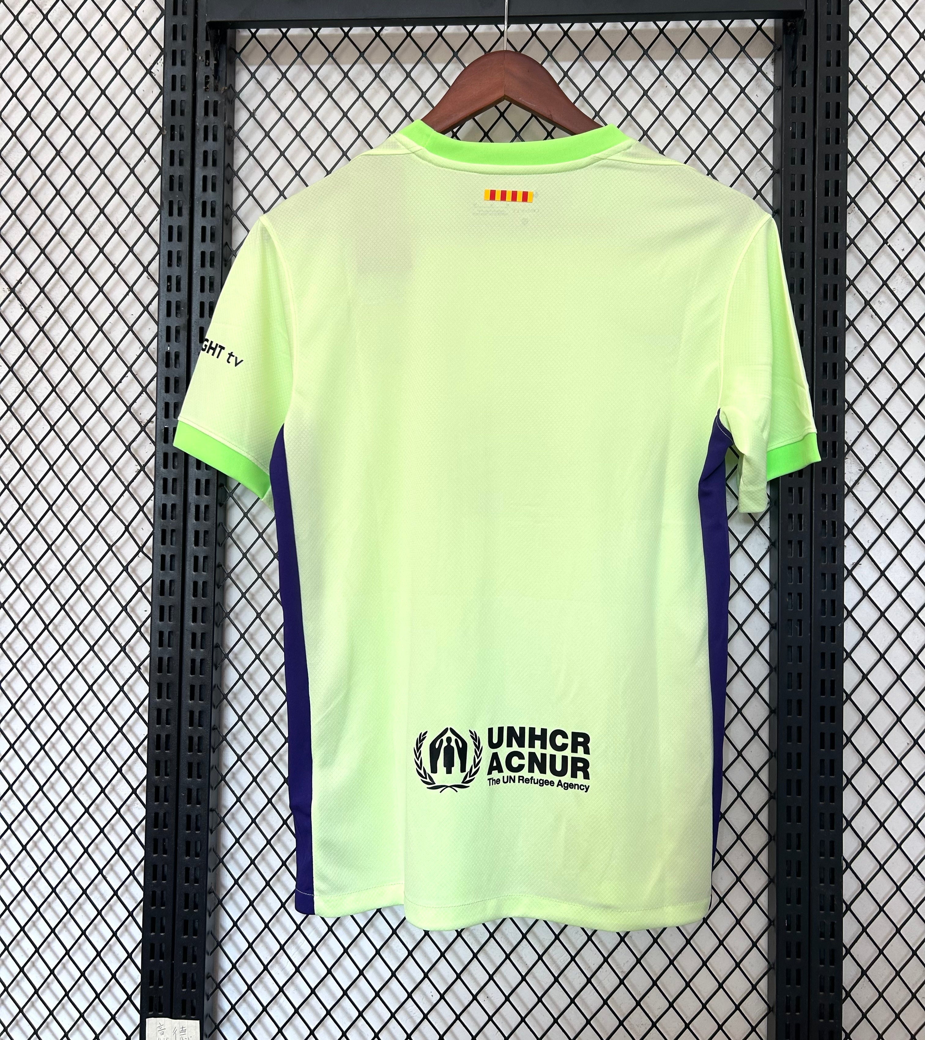 25-26 Barcelona Fluorescent Green