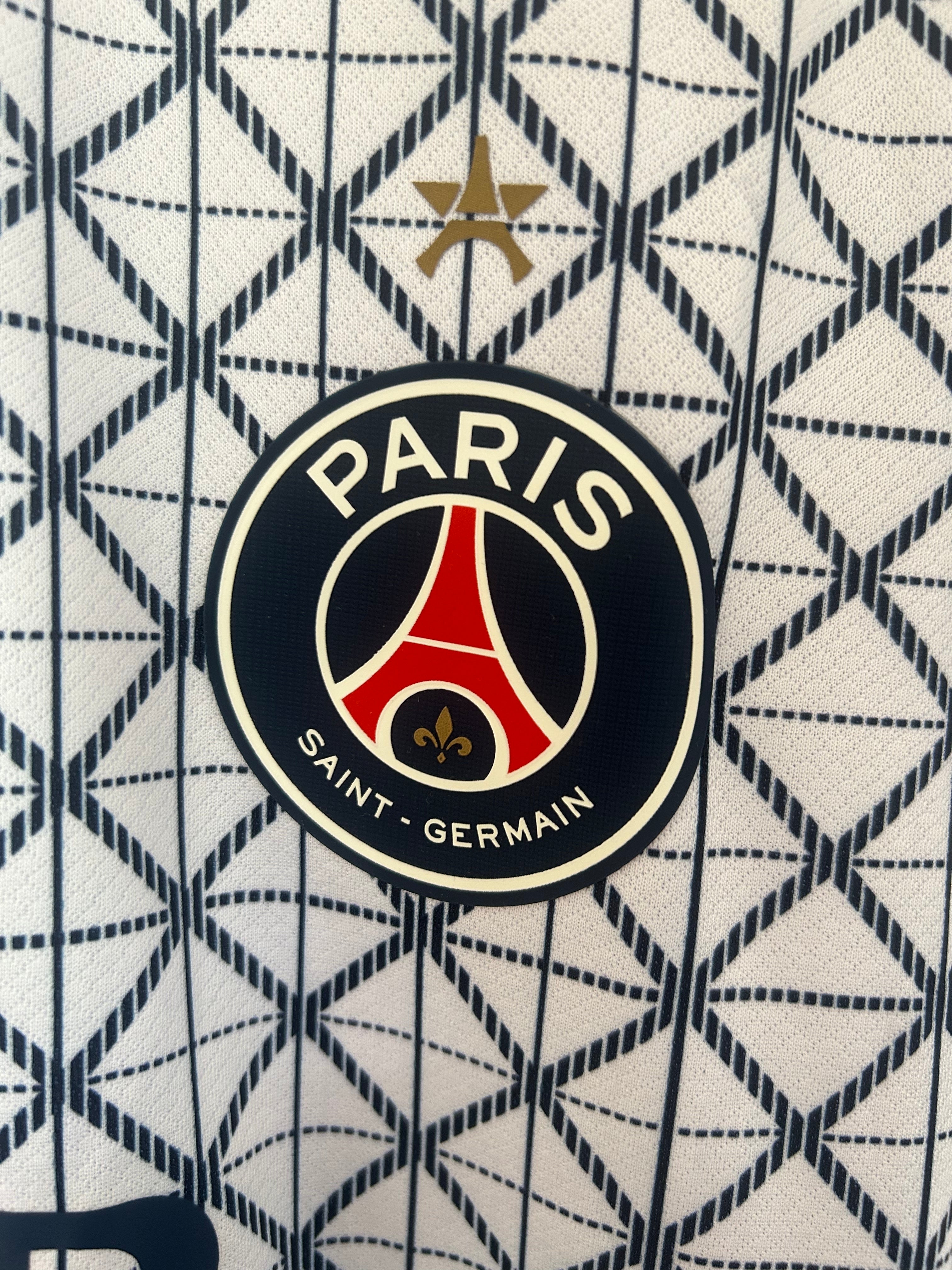25-26 Paris Saiqianfu white