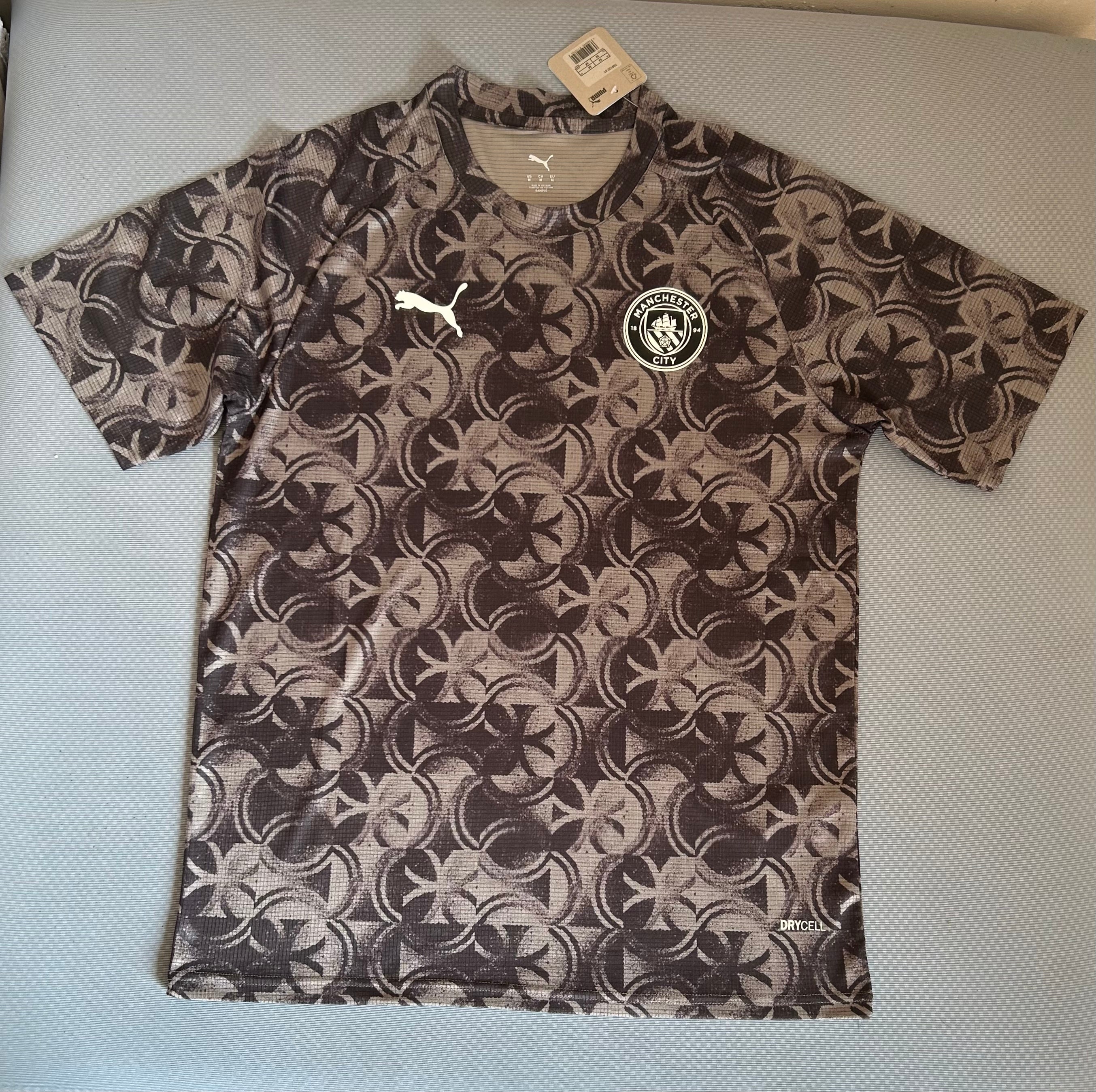 25-26 Manchester City Pre-Match Suit